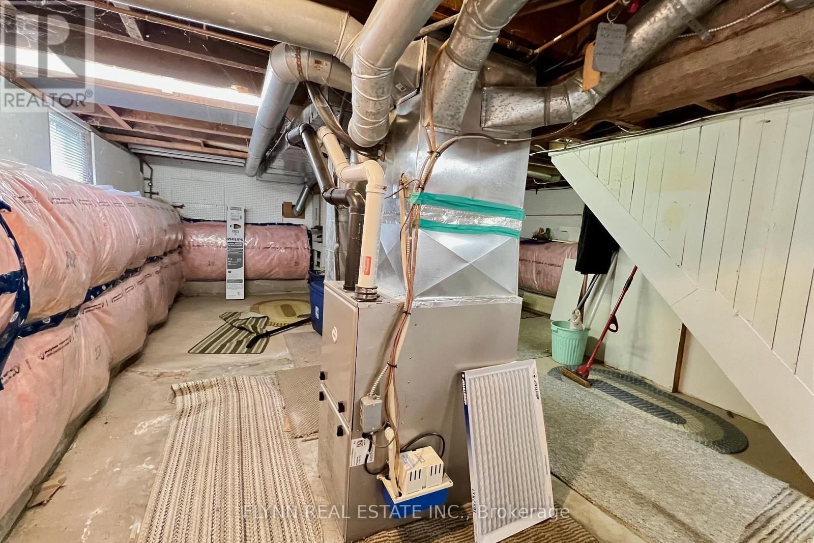 6594 BARKER STREET Image 23