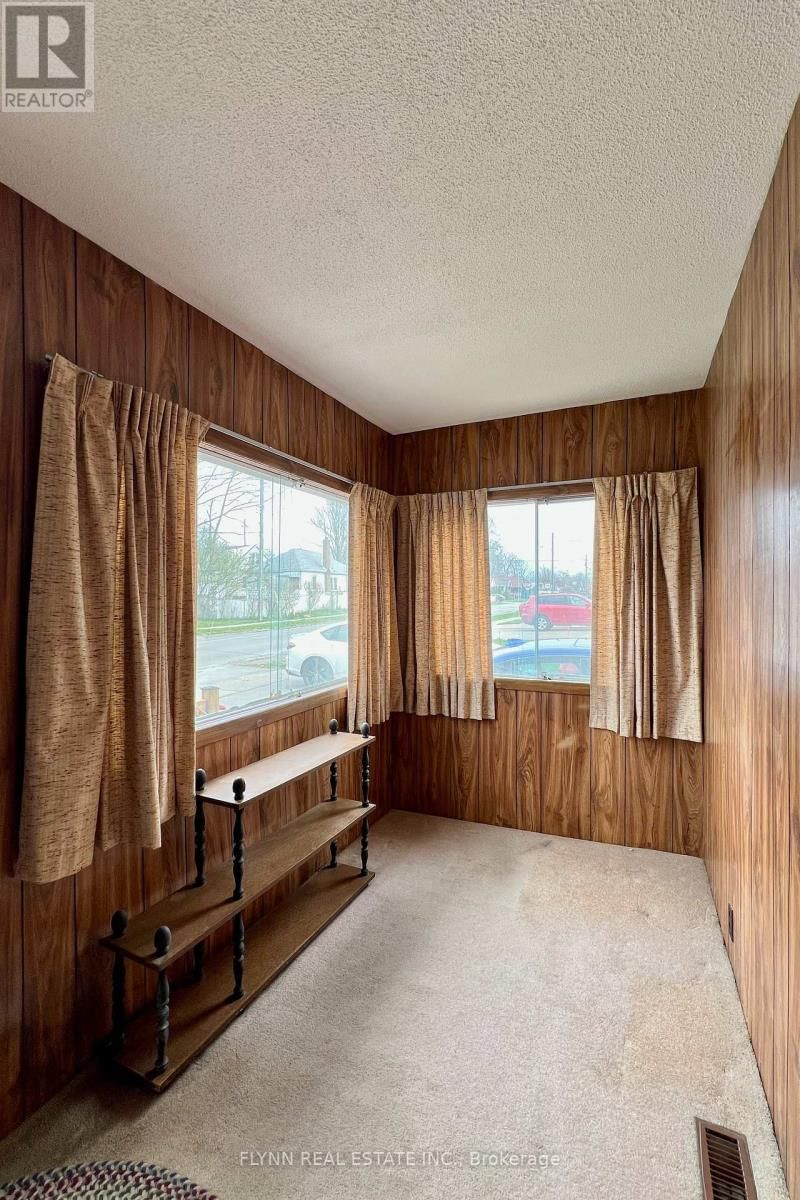 6594 BARKER STREET Image 4