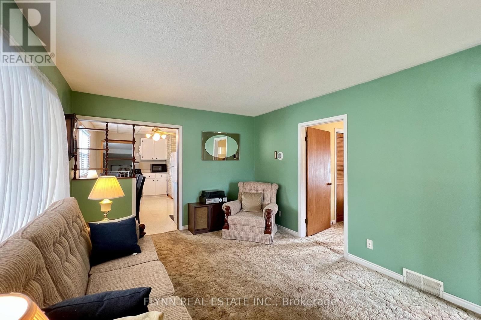 6594 BARKER STREET Image 6