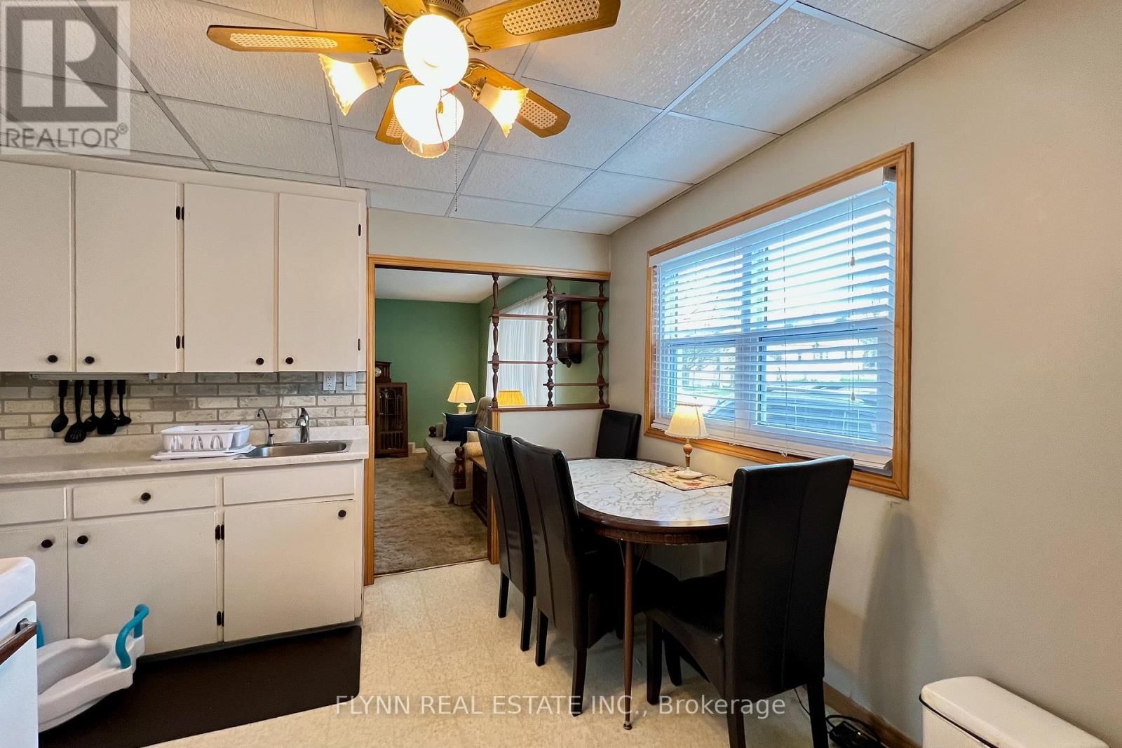 6594 BARKER STREET Image 9