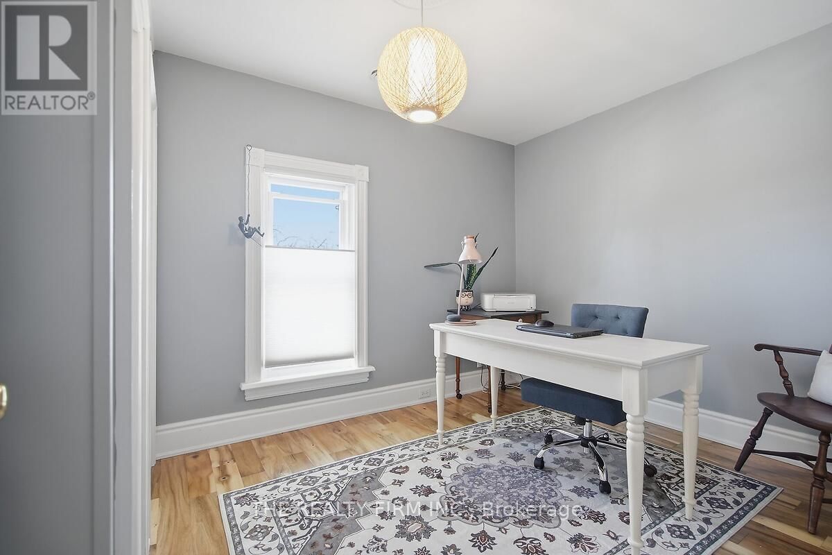 422 GREENFIELD STREET Image 29