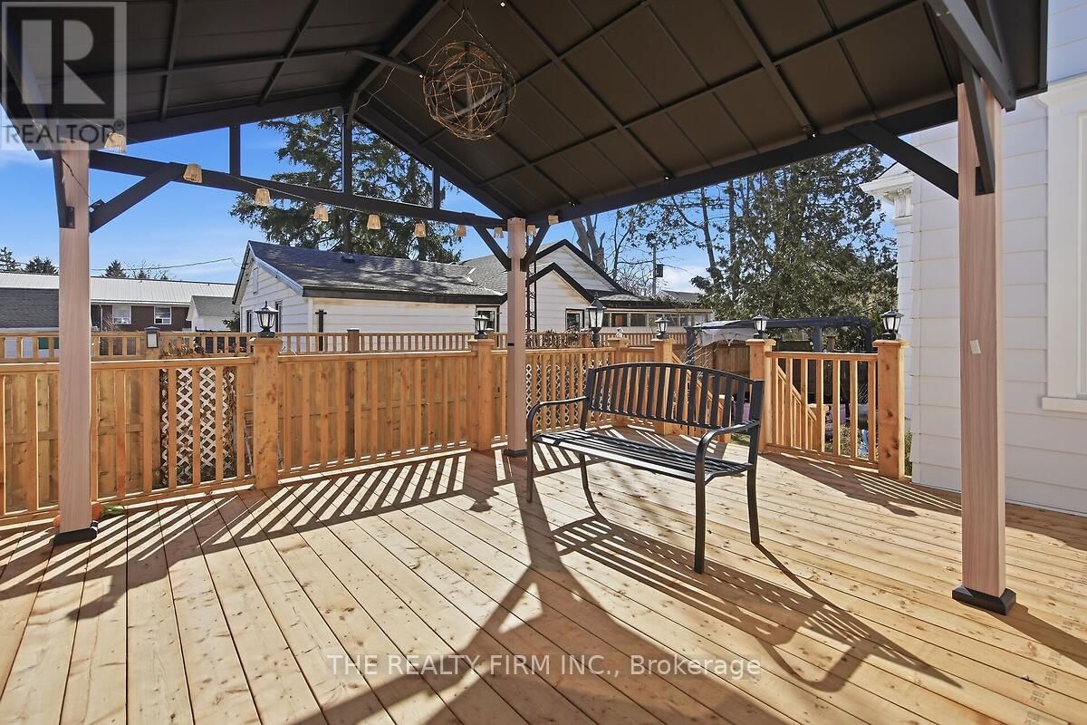 422 GREENFIELD STREET Image 37