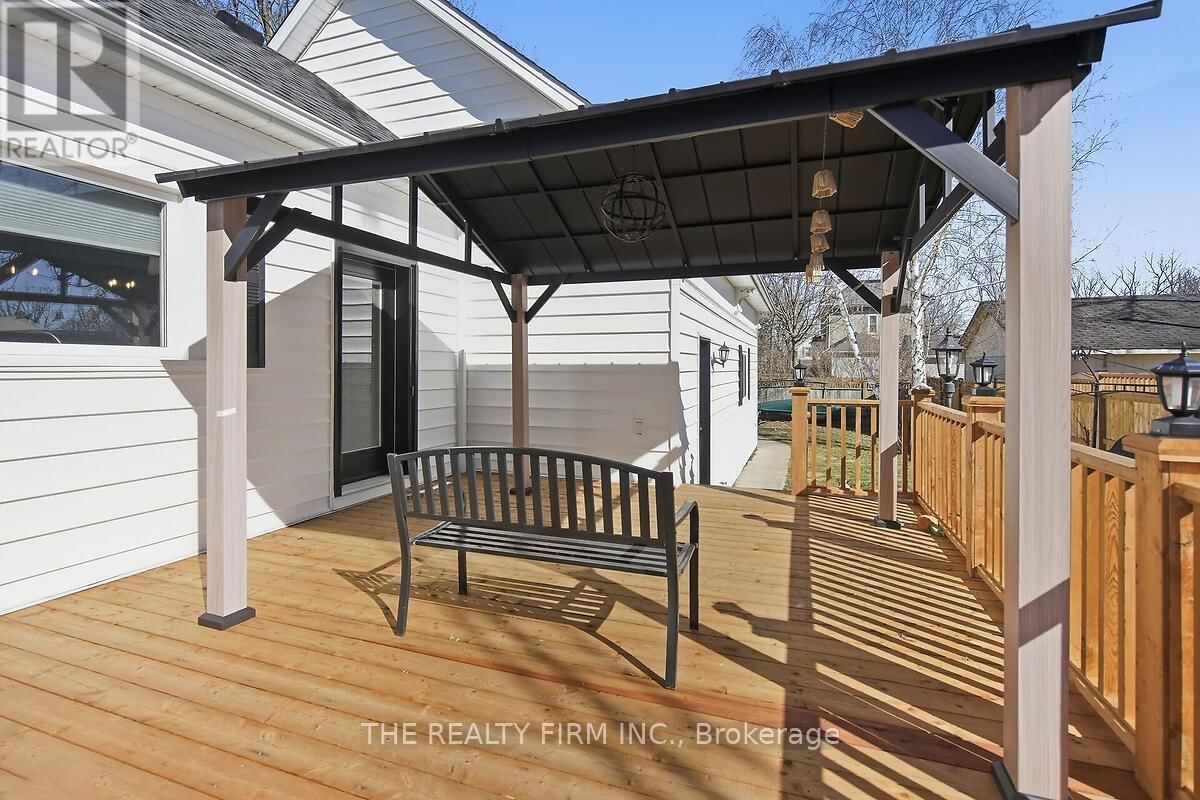 422 GREENFIELD STREET Image 38