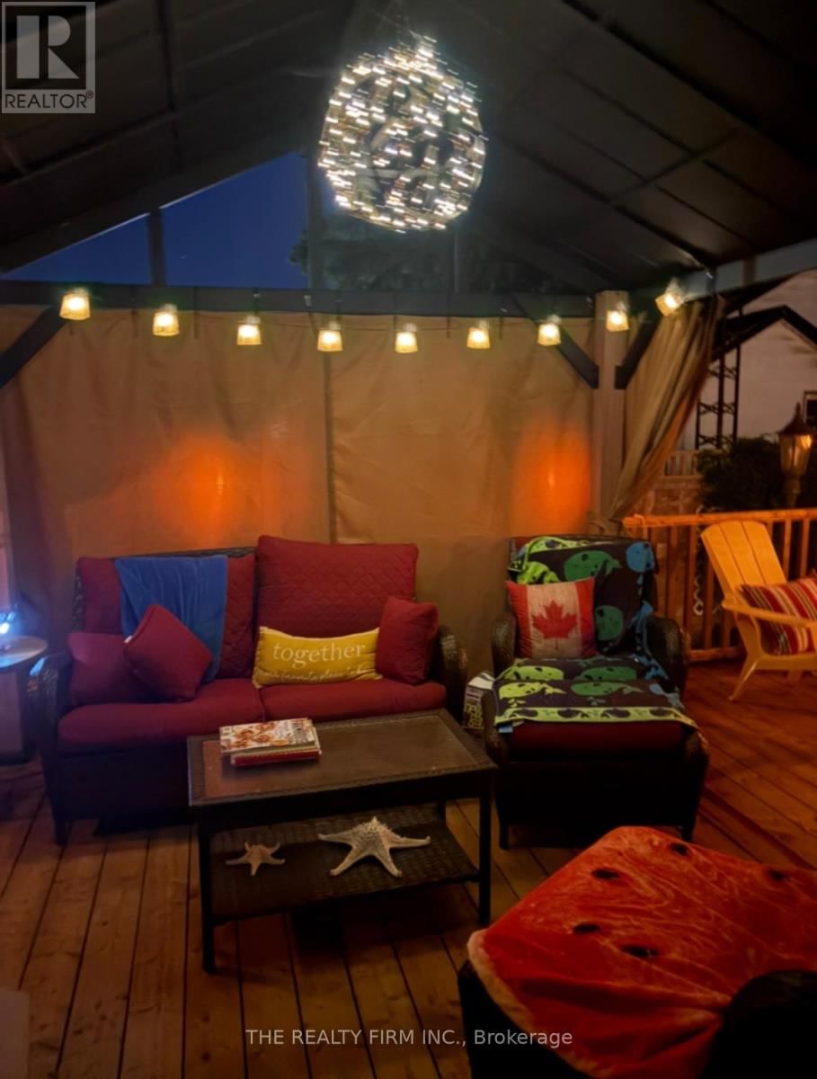 422 GREENFIELD STREET Image 40