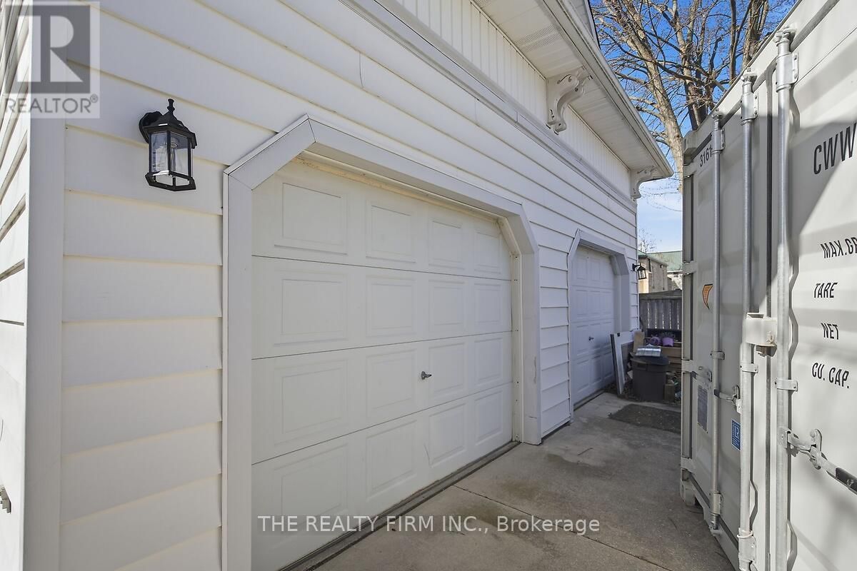 422 GREENFIELD STREET Image 42