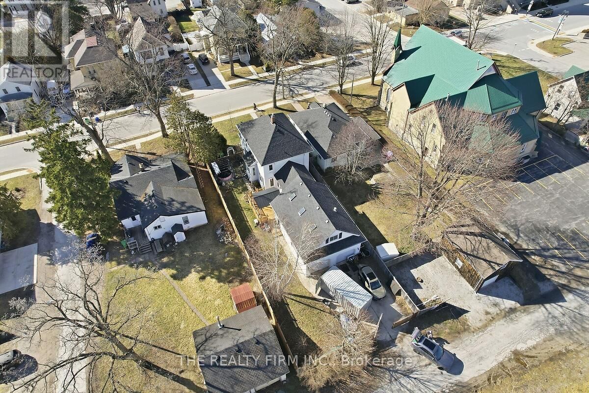 422 GREENFIELD STREET Image 44