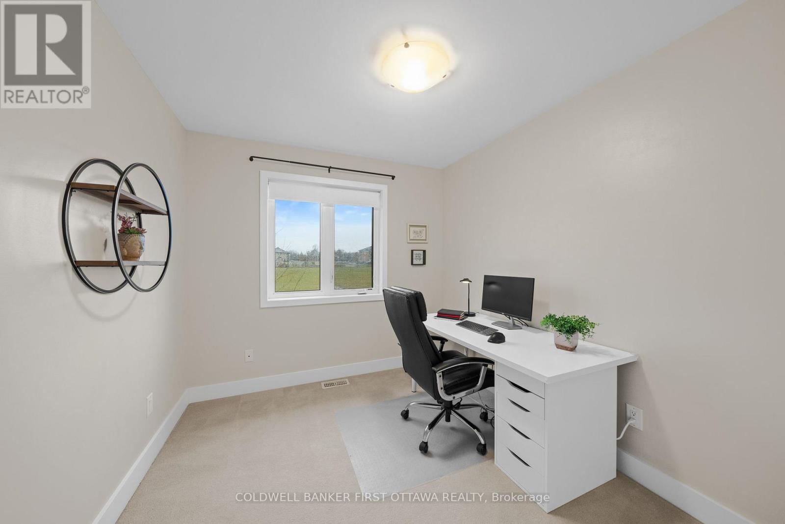 278 FERGUS CRESCENT Image 22