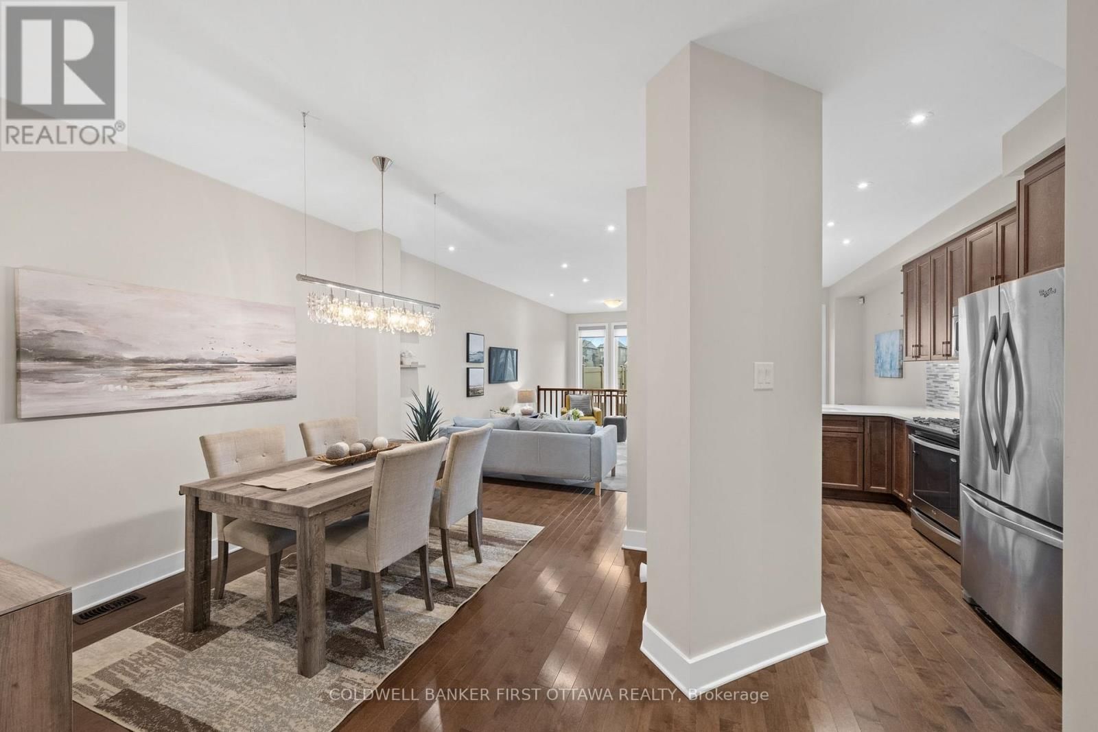 278 FERGUS CRESCENT Image 4