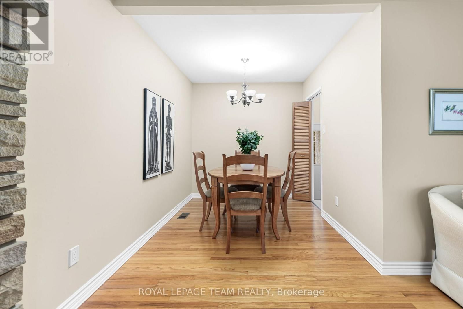 30 ELMSLEY CRESCENT Image 10