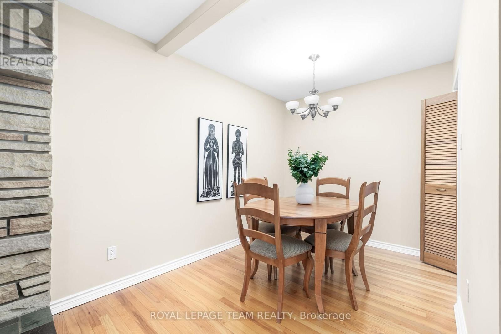 30 ELMSLEY CRESCENT Image 11