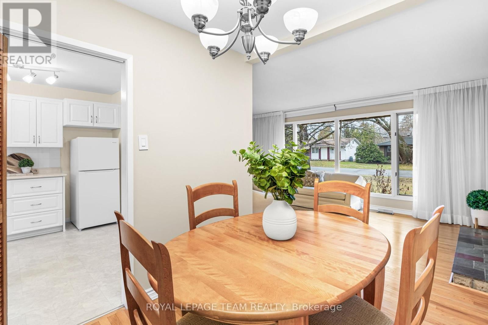 30 ELMSLEY CRESCENT Image 12