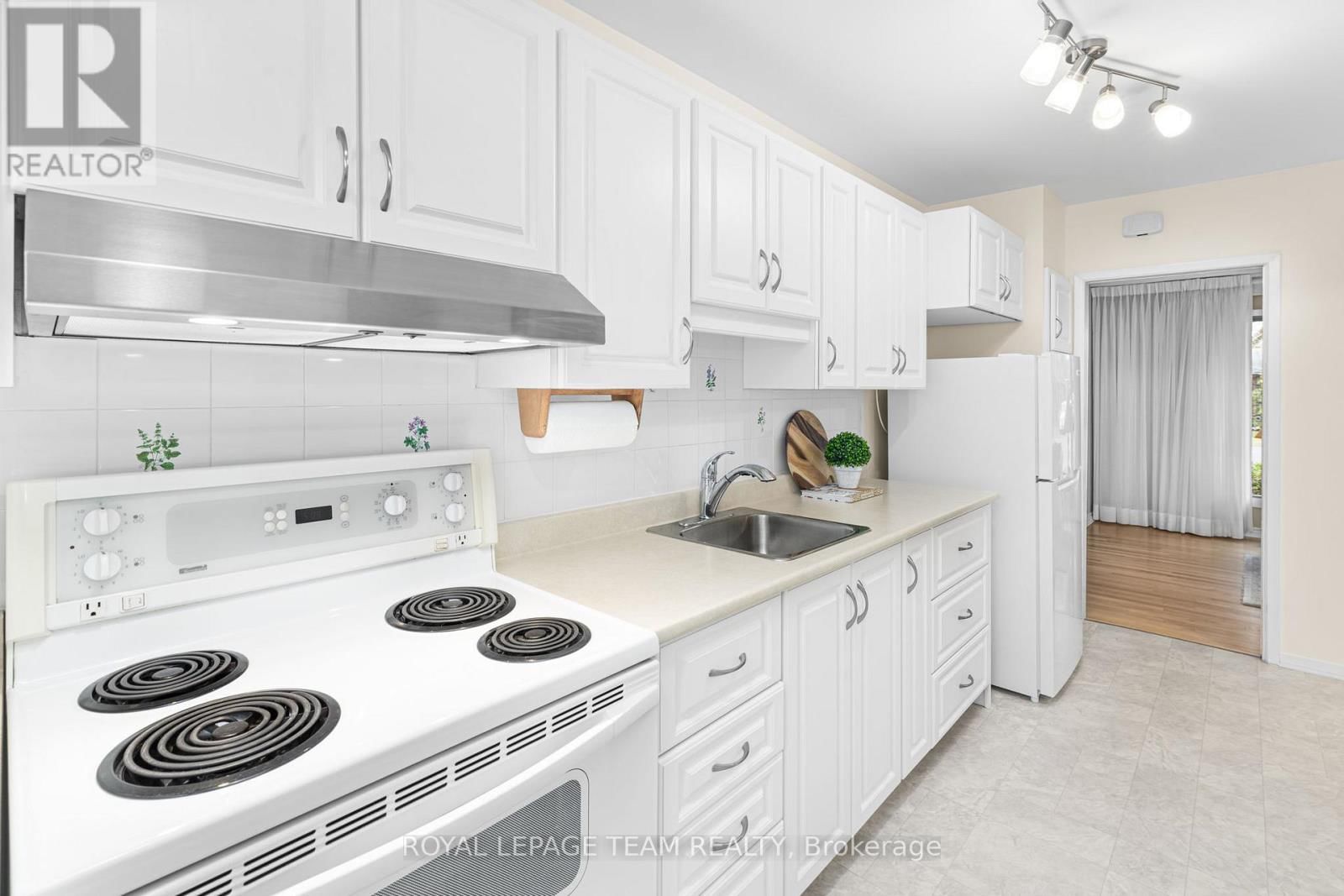 30 ELMSLEY CRESCENT Image 17