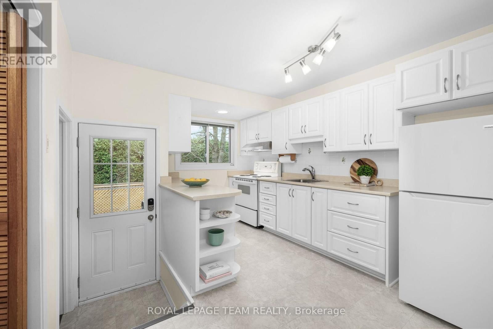 30 ELMSLEY CRESCENT Image 20