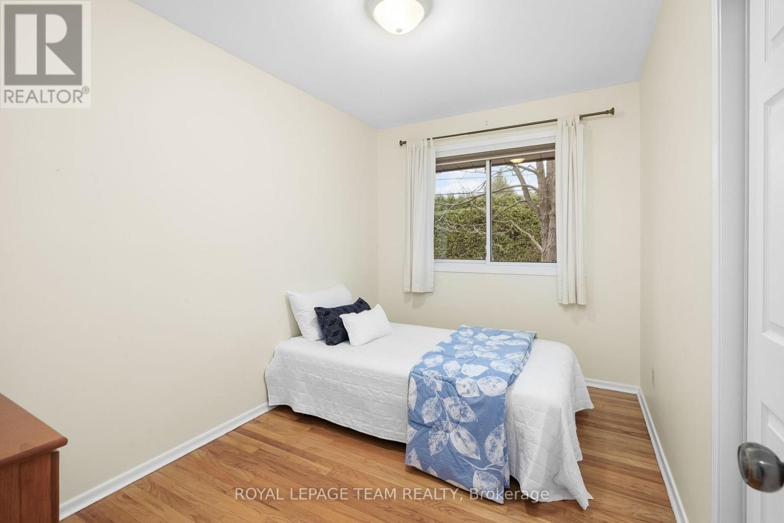 30 ELMSLEY CRESCENT Image 28