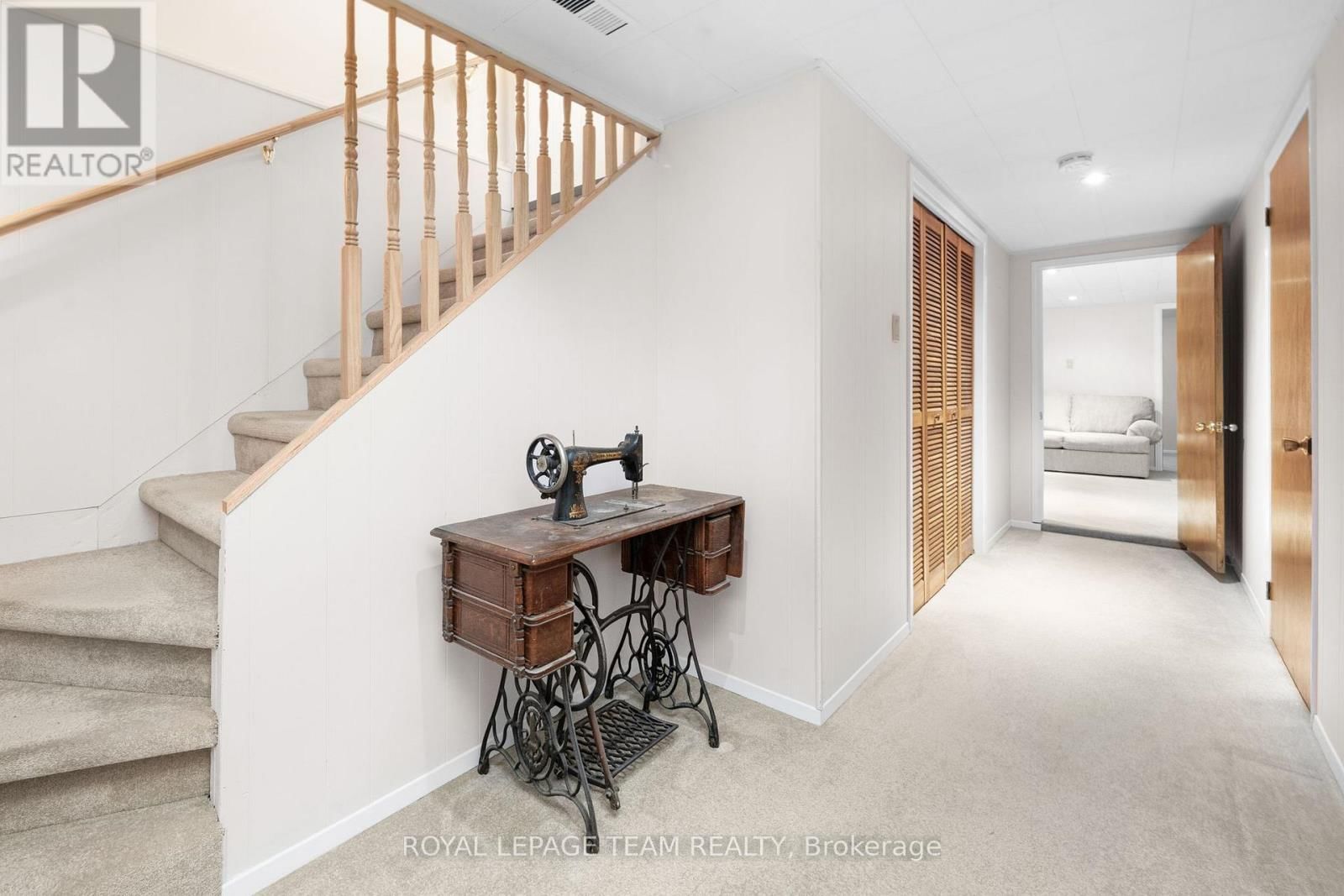 30 ELMSLEY CRESCENT Image 32