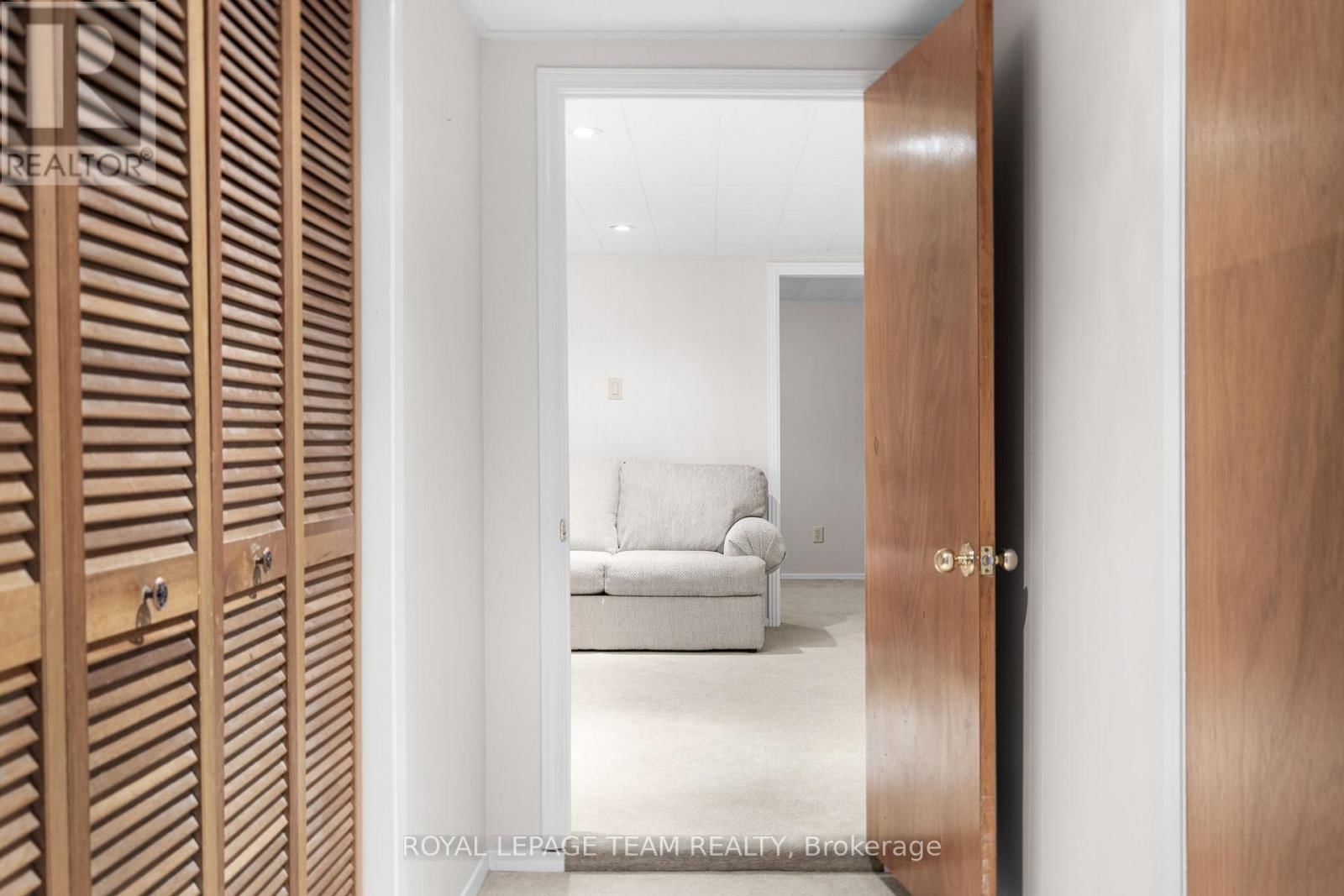 30 ELMSLEY CRESCENT Image 33