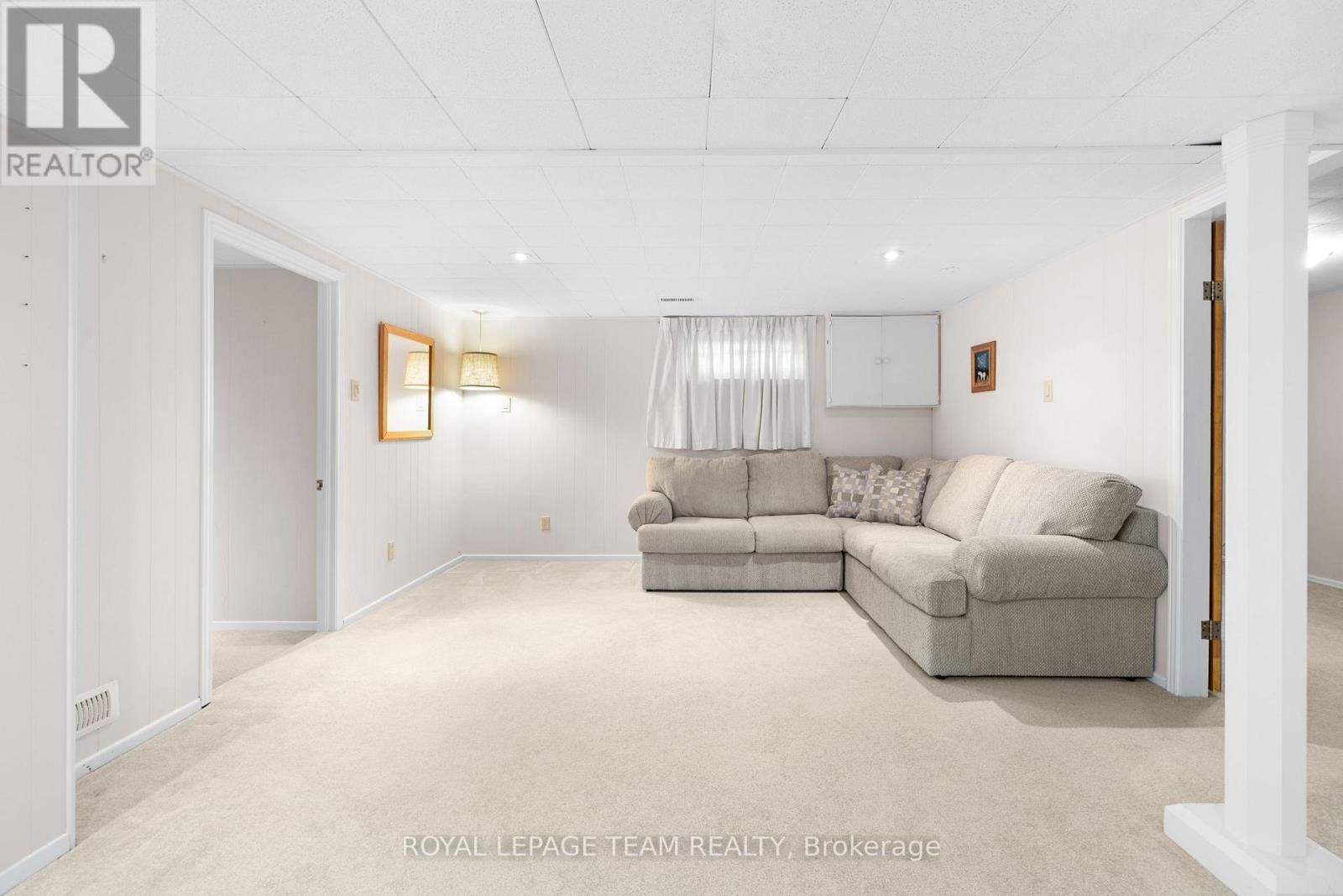 30 ELMSLEY CRESCENT Image 35