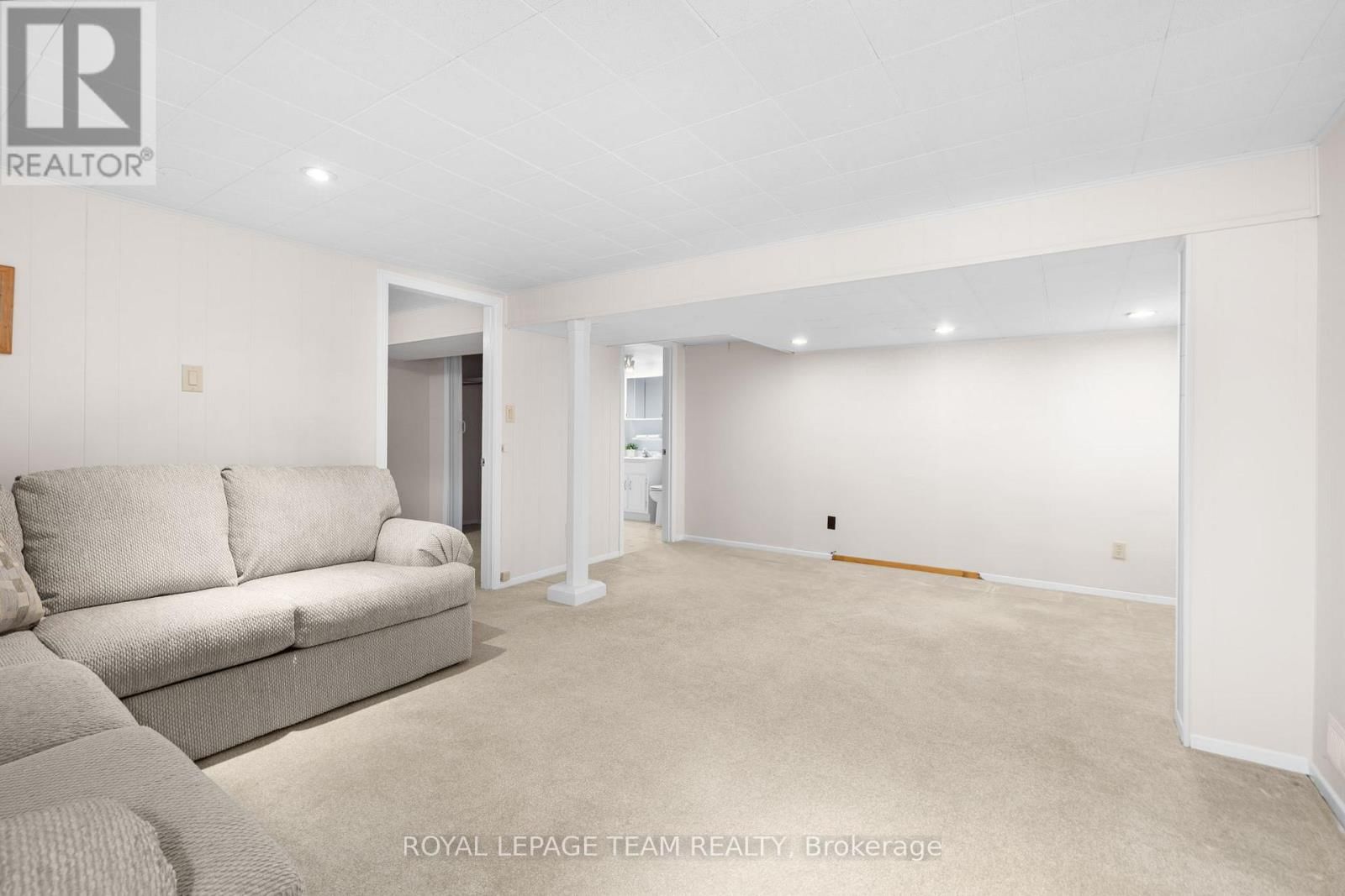 30 ELMSLEY CRESCENT Image 36