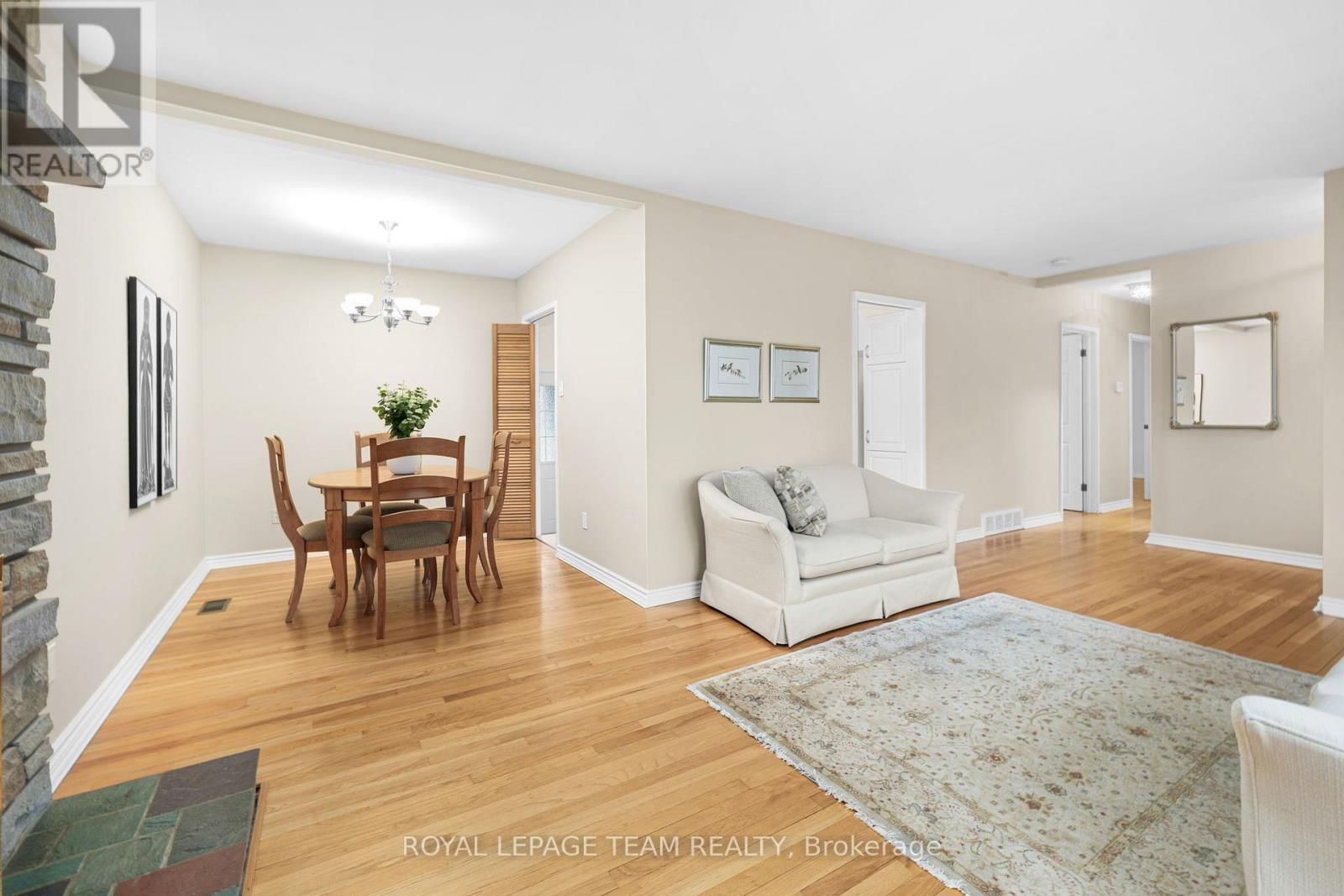 30 ELMSLEY CRESCENT Image 8