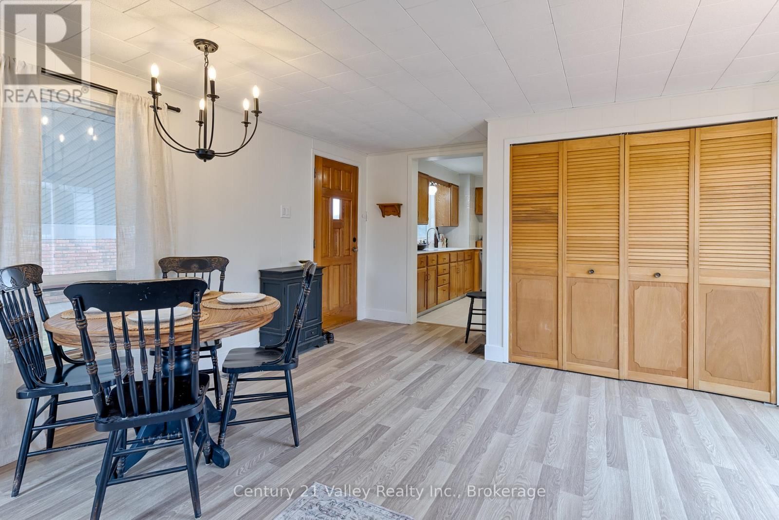 78 GRAHAM AVENUE Image 21