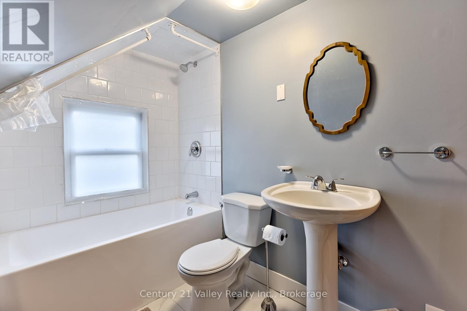 78 GRAHAM AVENUE Image 23