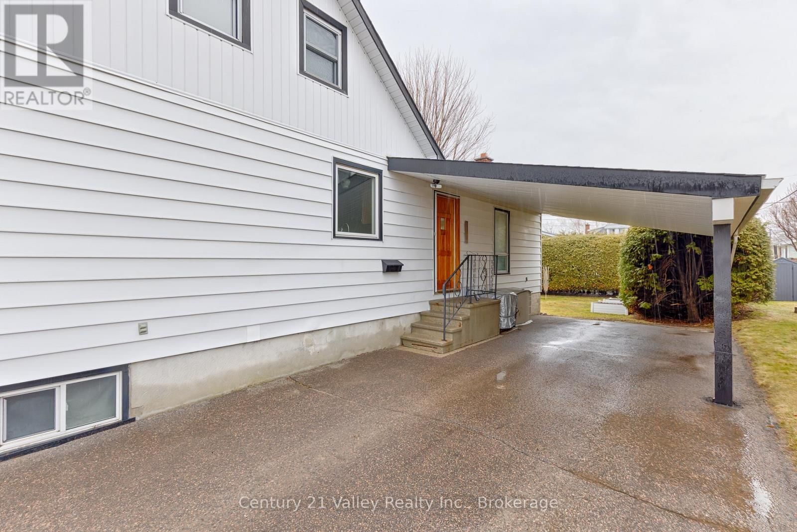 78 GRAHAM AVENUE Image 3