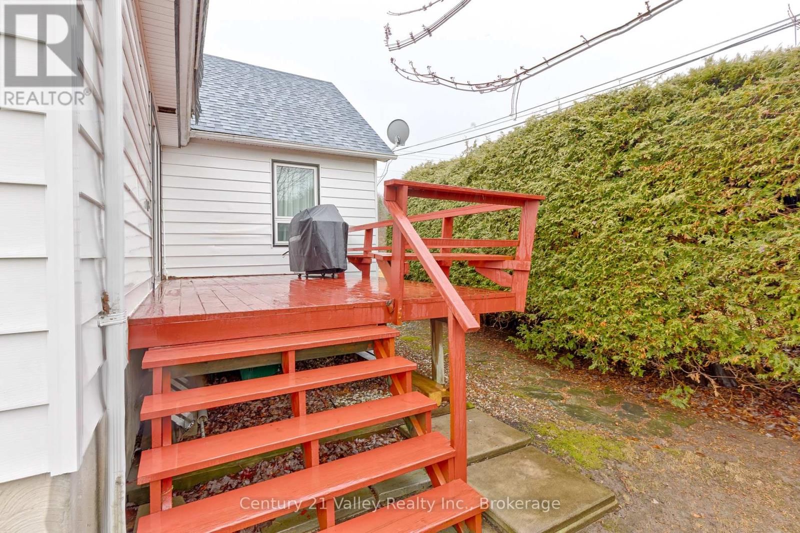 78 GRAHAM AVENUE Image 6