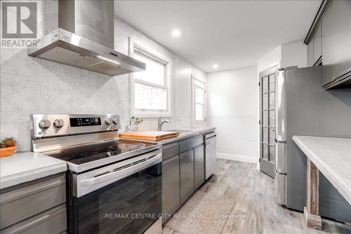 549 VICTORIA STREET Image 11