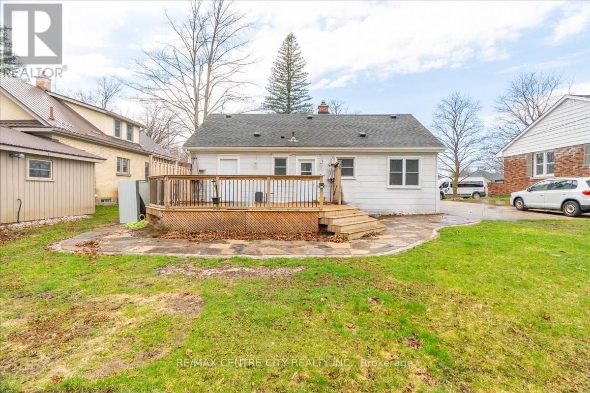 549 VICTORIA STREET Image 23