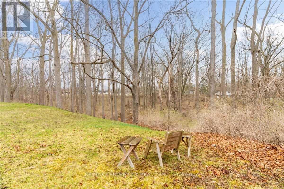 549 VICTORIA STREET Image 28