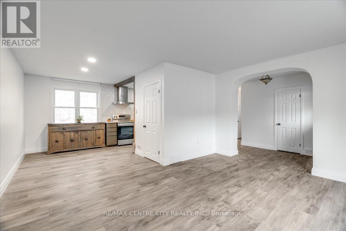 549 VICTORIA STREET Image 8