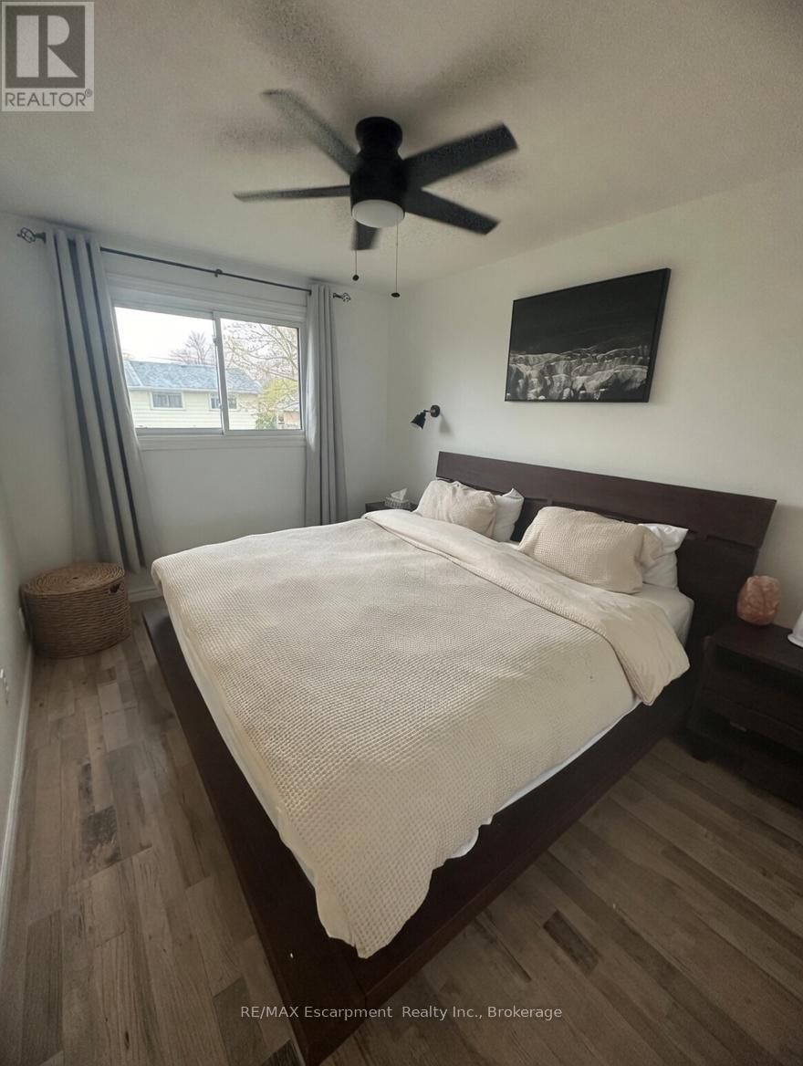 8383 MUNDARE CRESCENT Image 10