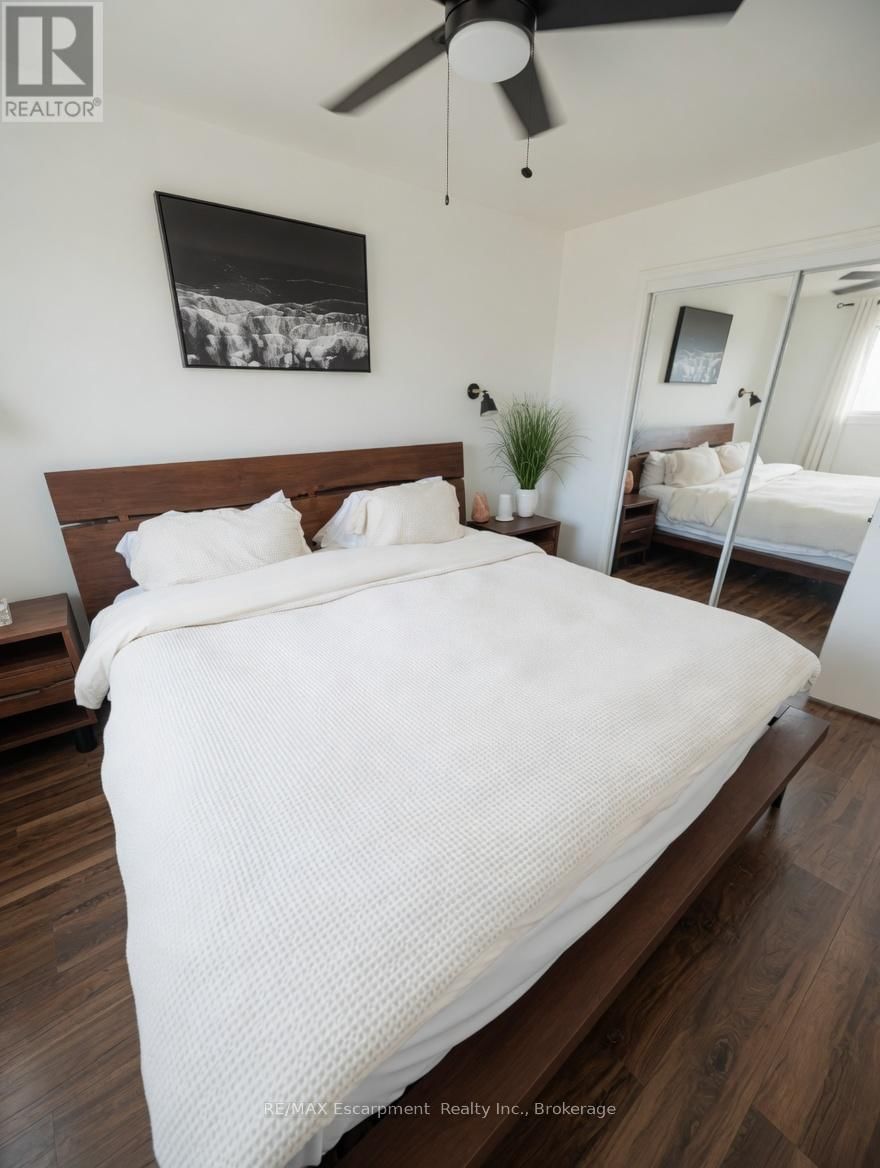 8383 MUNDARE CRESCENT Image 11