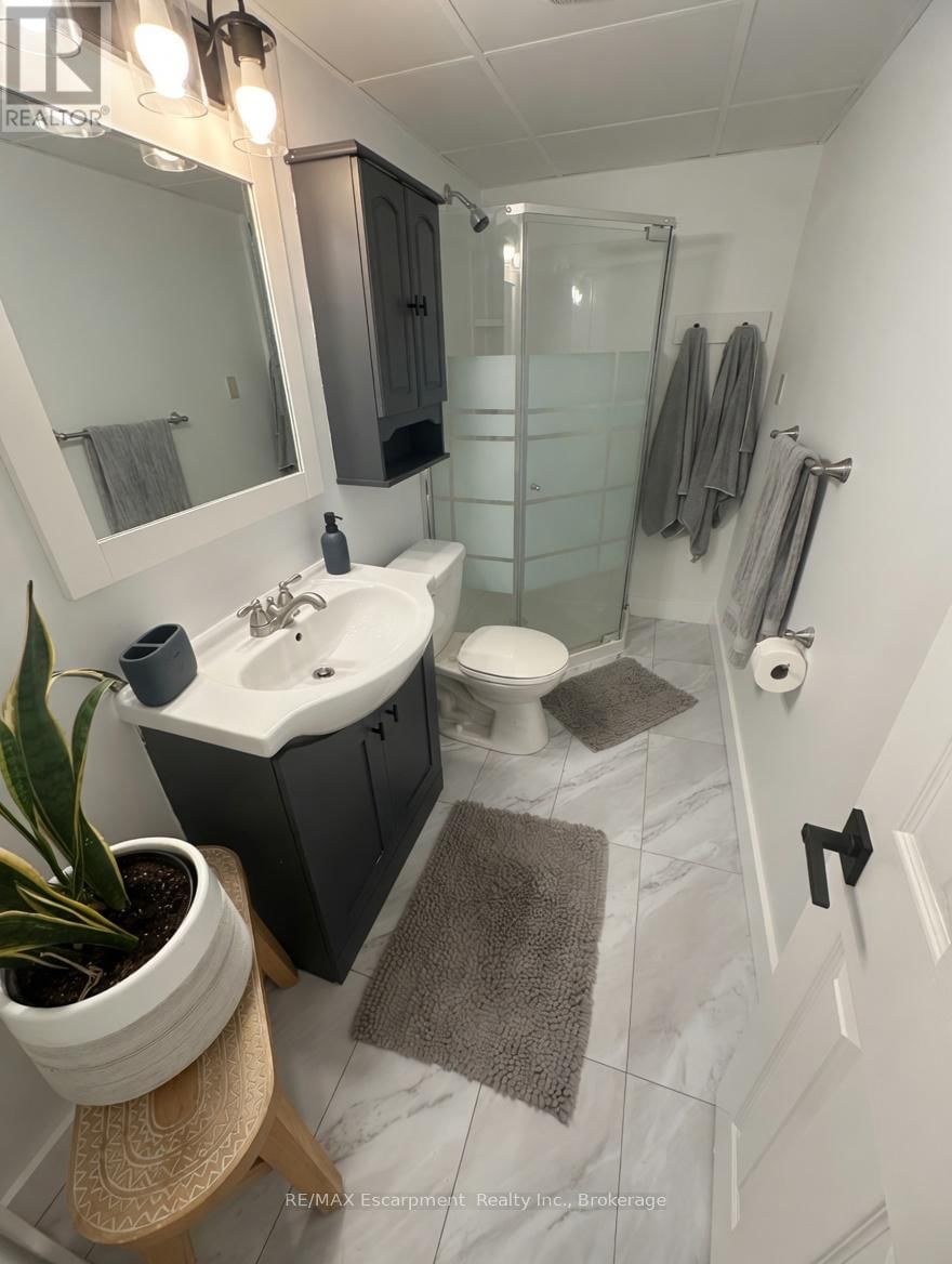 8383 MUNDARE CRESCENT Image 13