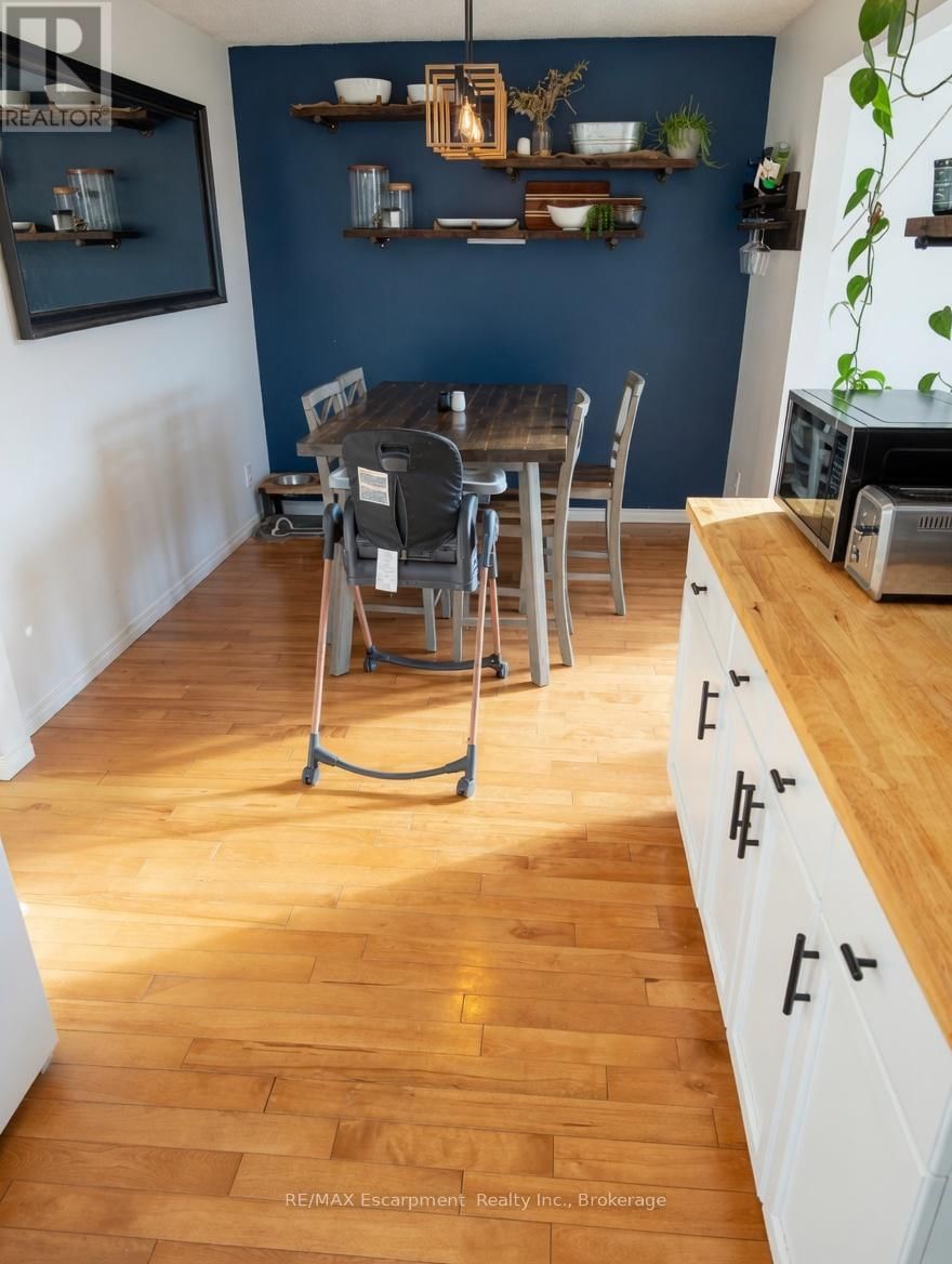 8383 MUNDARE CRESCENT Image 4