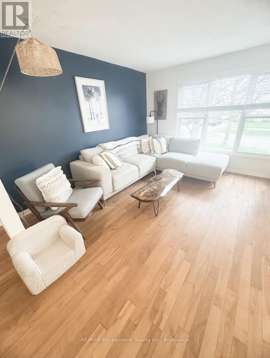 8383 MUNDARE CRESCENT Image 5