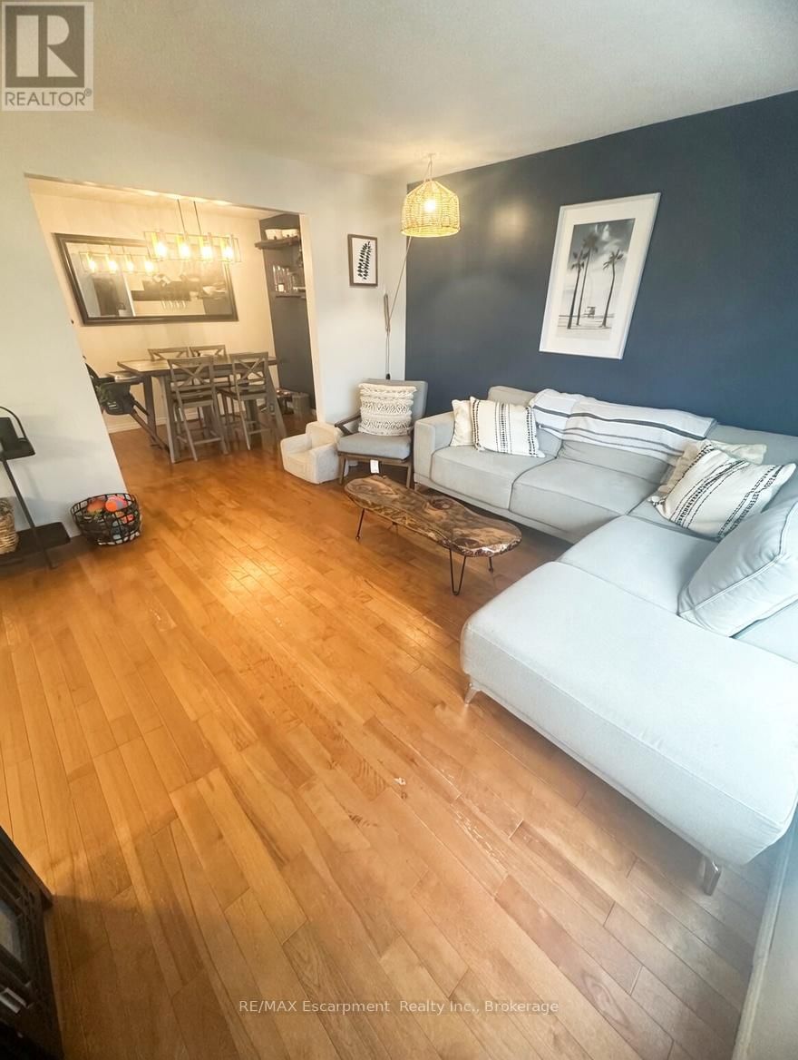 8383 MUNDARE CRESCENT Image 7