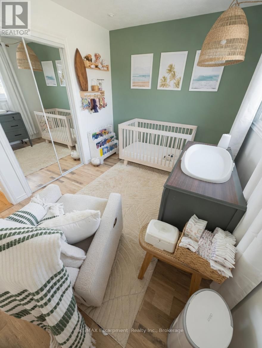 8383 MUNDARE CRESCENT Image 9