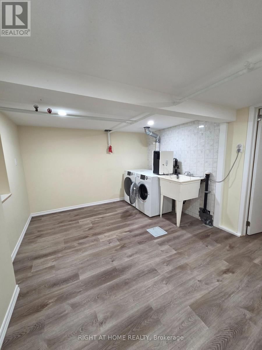 1 - 298 EMERALD STREET NORTH Image 3