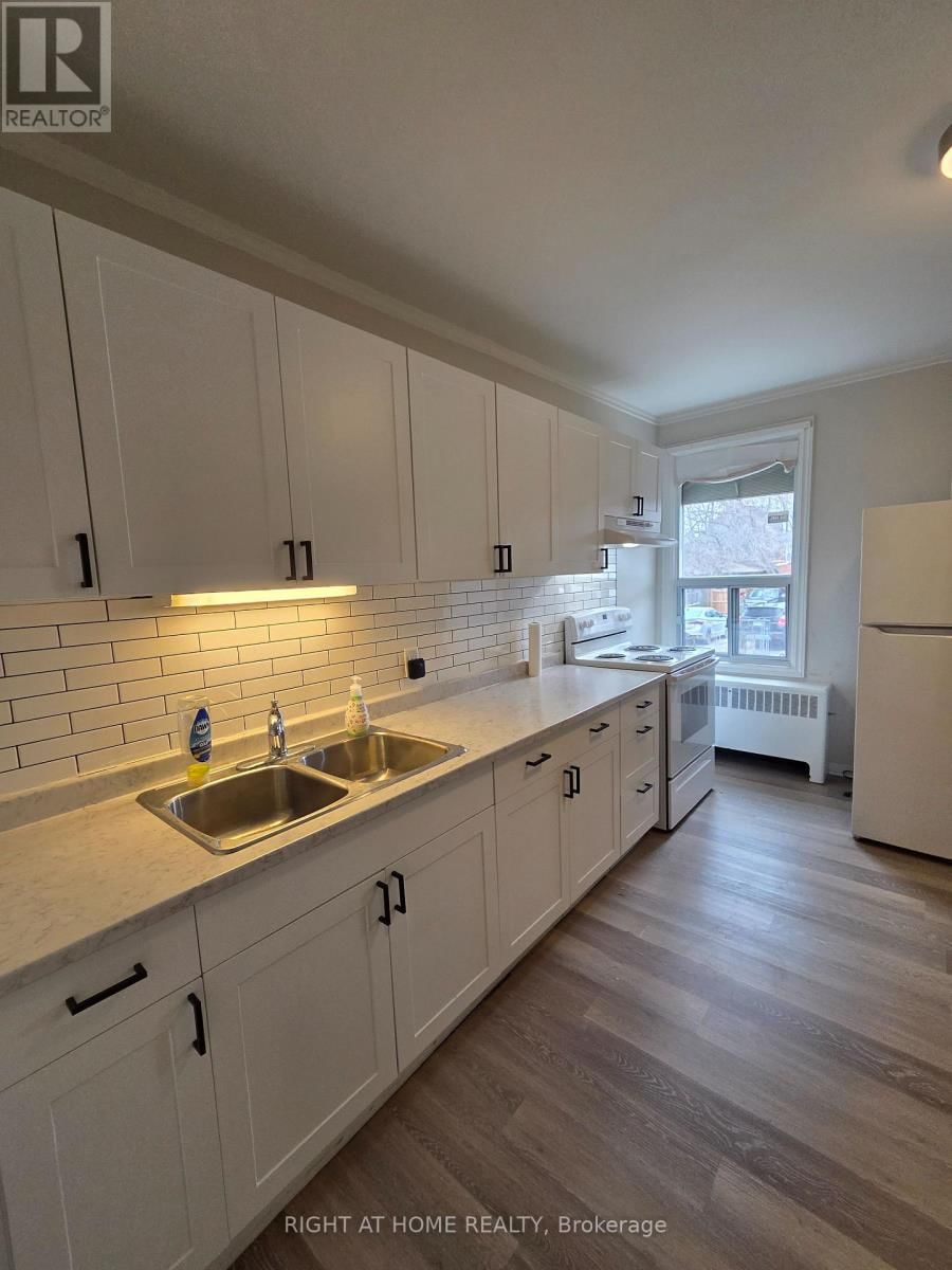 1 - 298 EMERALD STREET NORTH Image 6