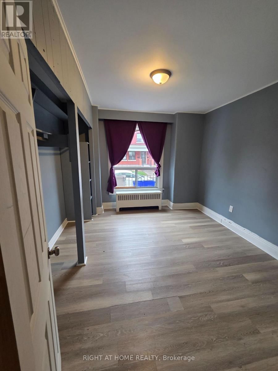 1 - 298 EMERALD STREET NORTH Image 8