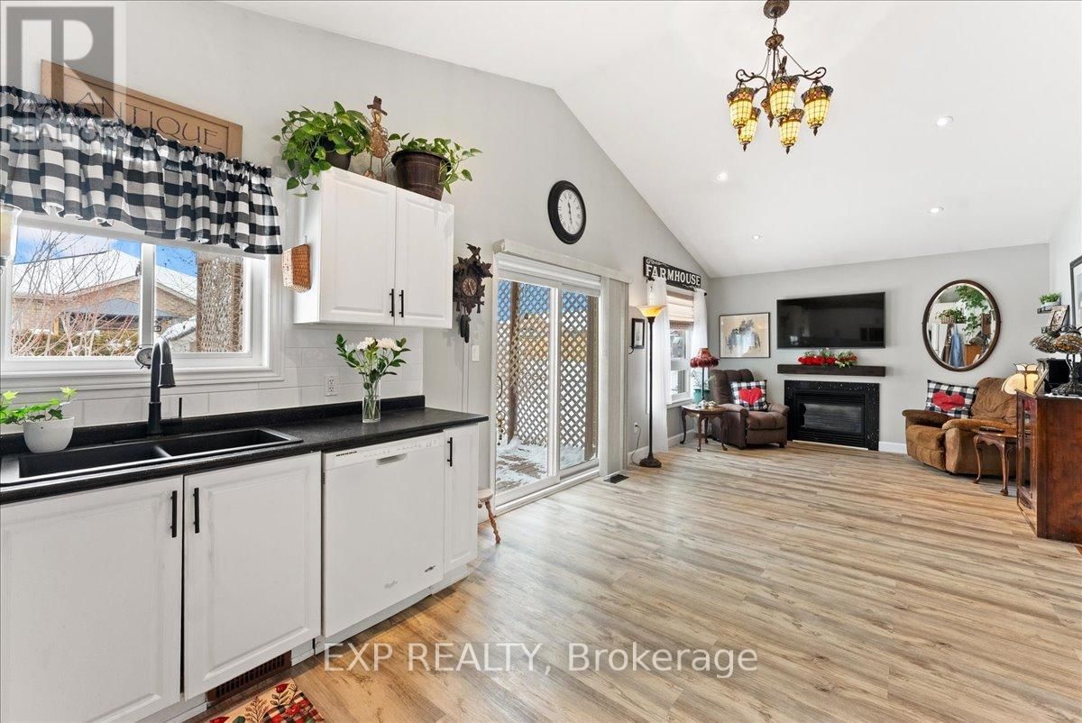 37 WHITE HART LANE Image 12