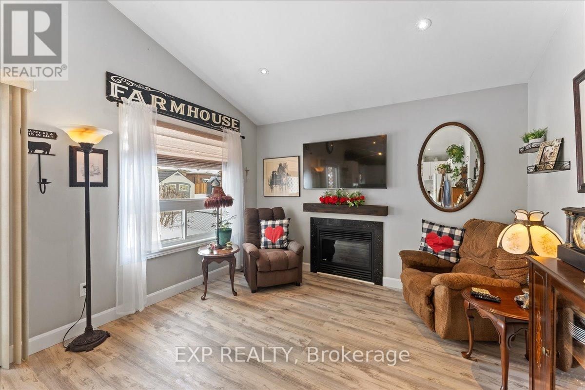 37 WHITE HART LANE Image 14