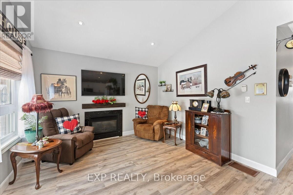 37 WHITE HART LANE Image 15