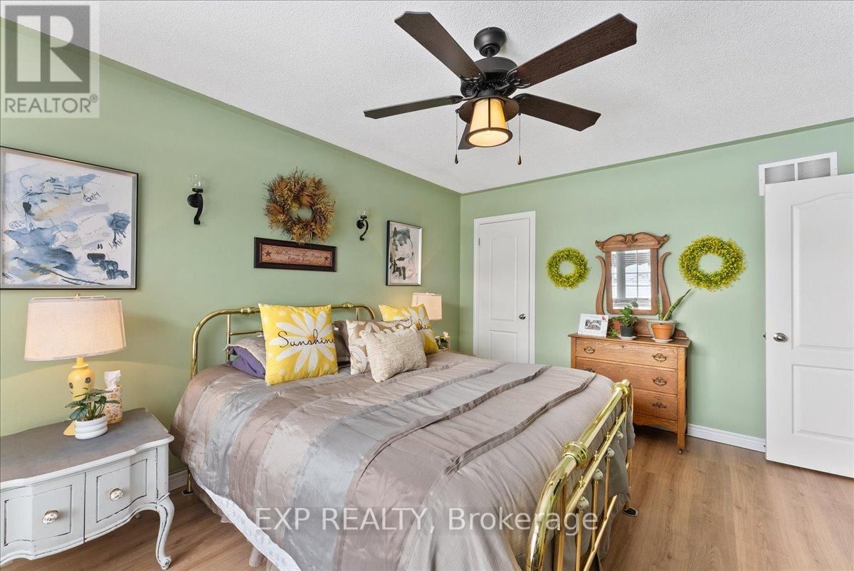 37 WHITE HART LANE Image 20