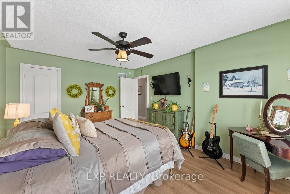 37 WHITE HART LANE Image 21