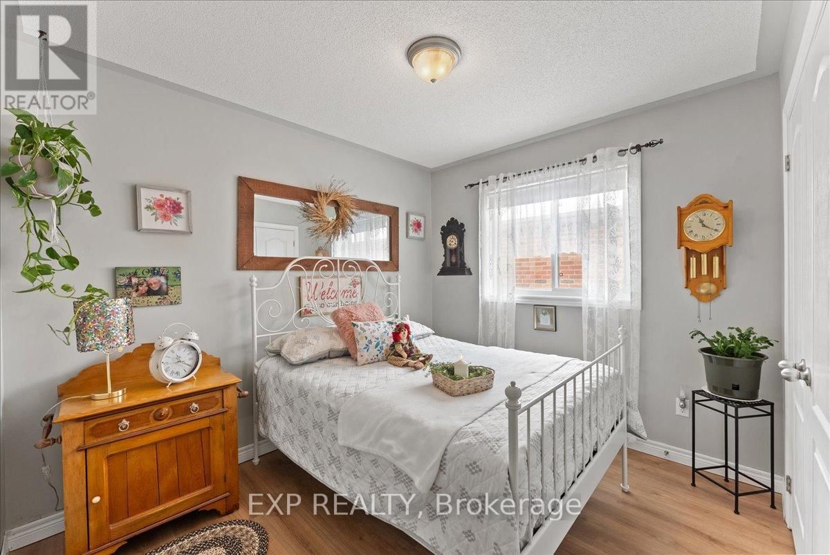 37 WHITE HART LANE Image 23