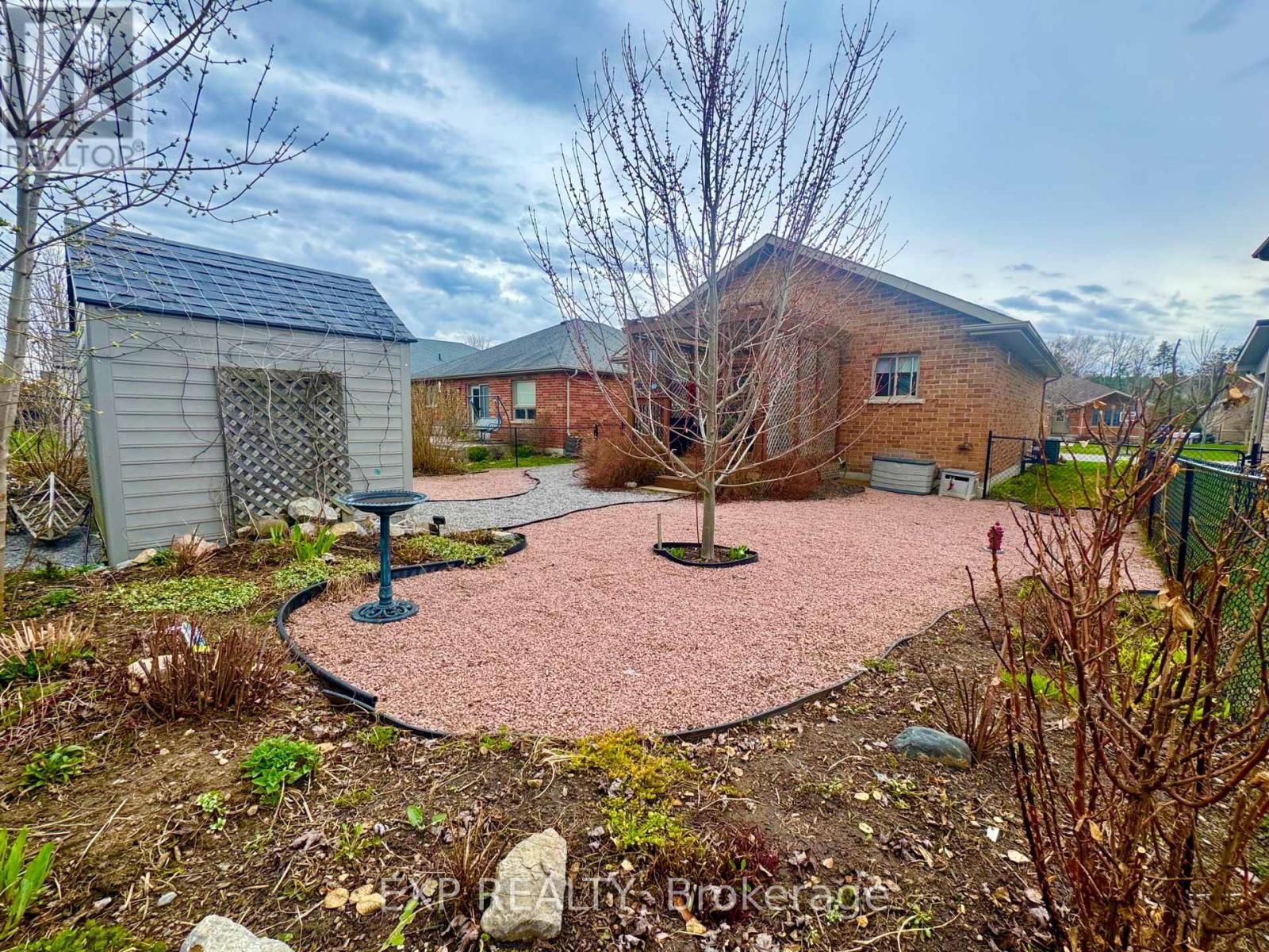 37 WHITE HART LANE Image 32