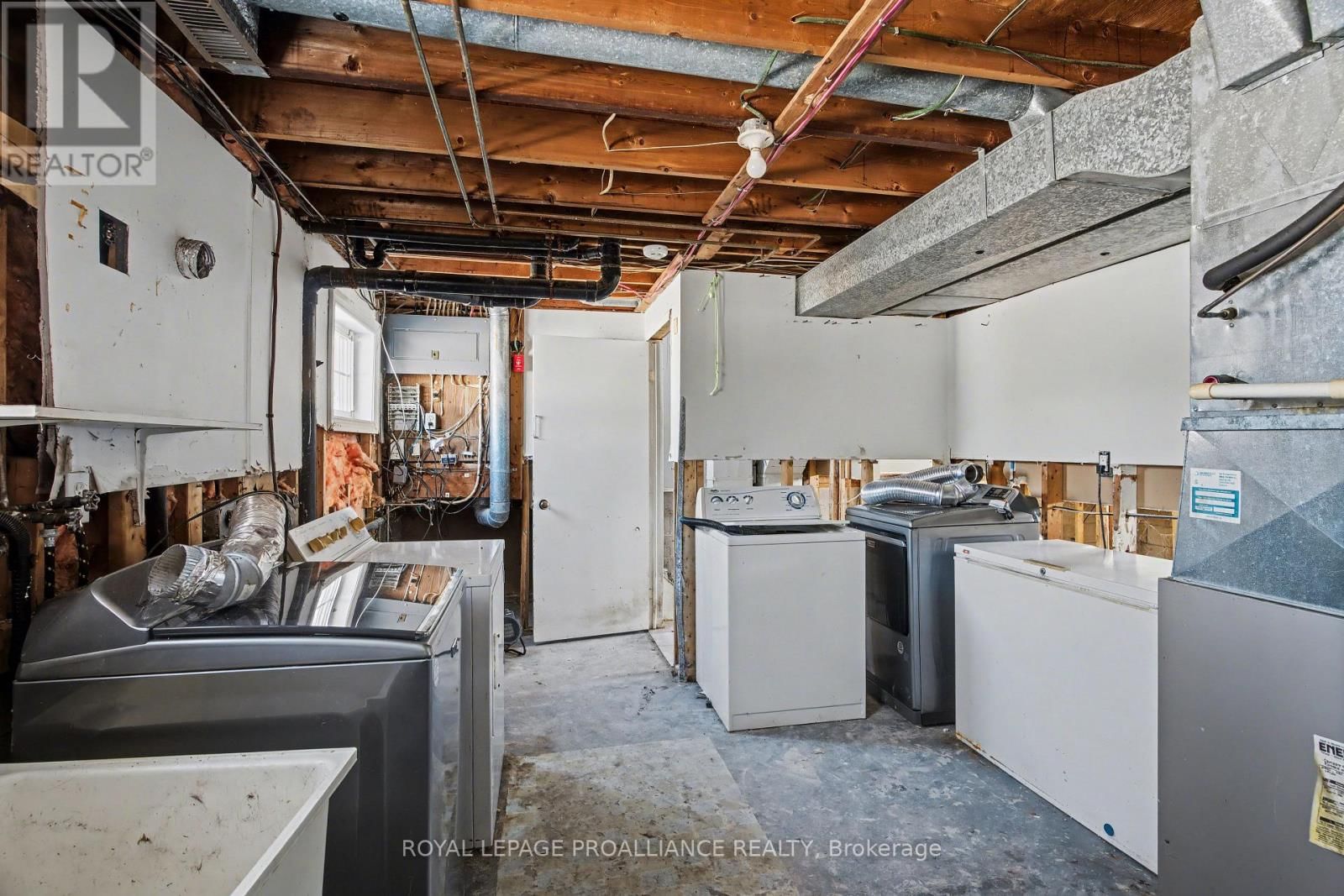 1306 BROCKMOUNT PLACE Image 22