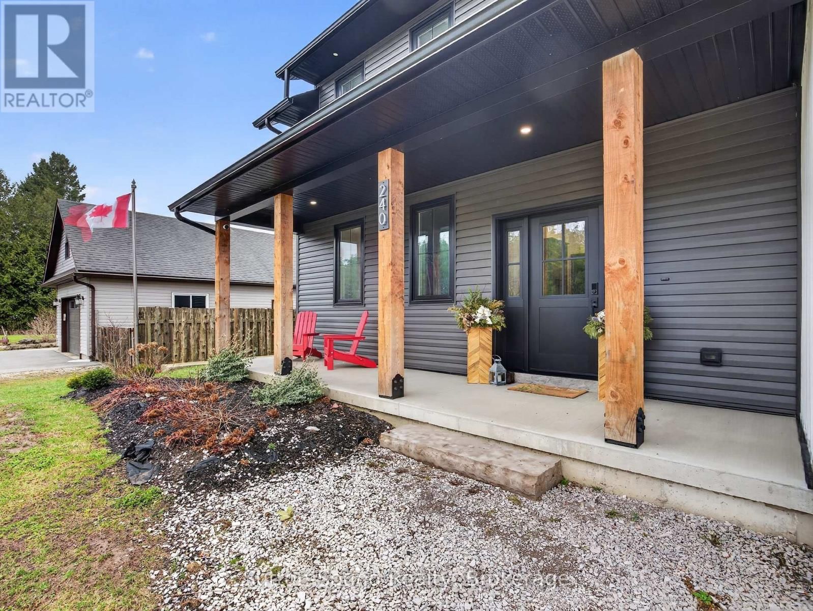 240 BRUCE STREET Image 3